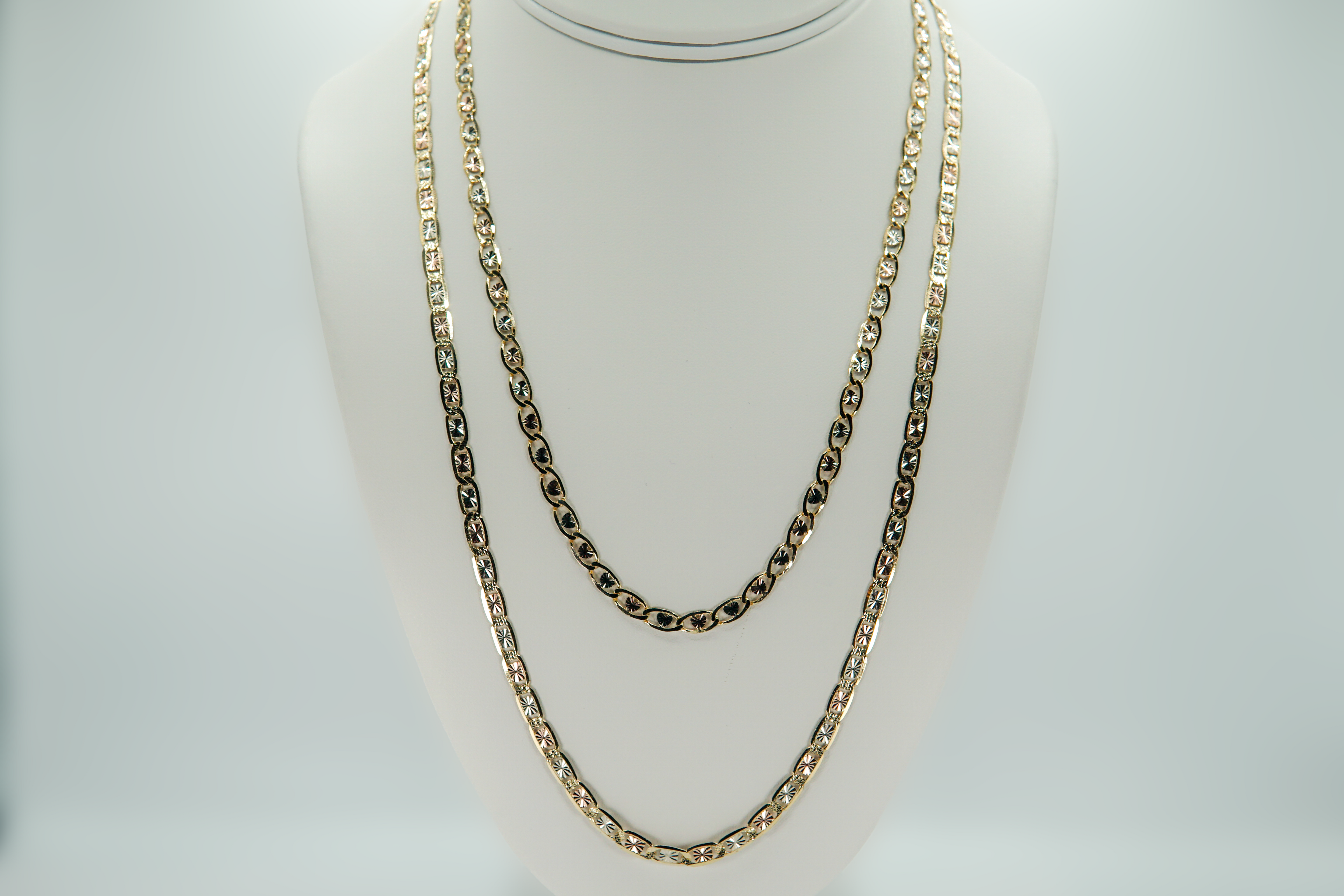 Cadena, Valentino, tri color