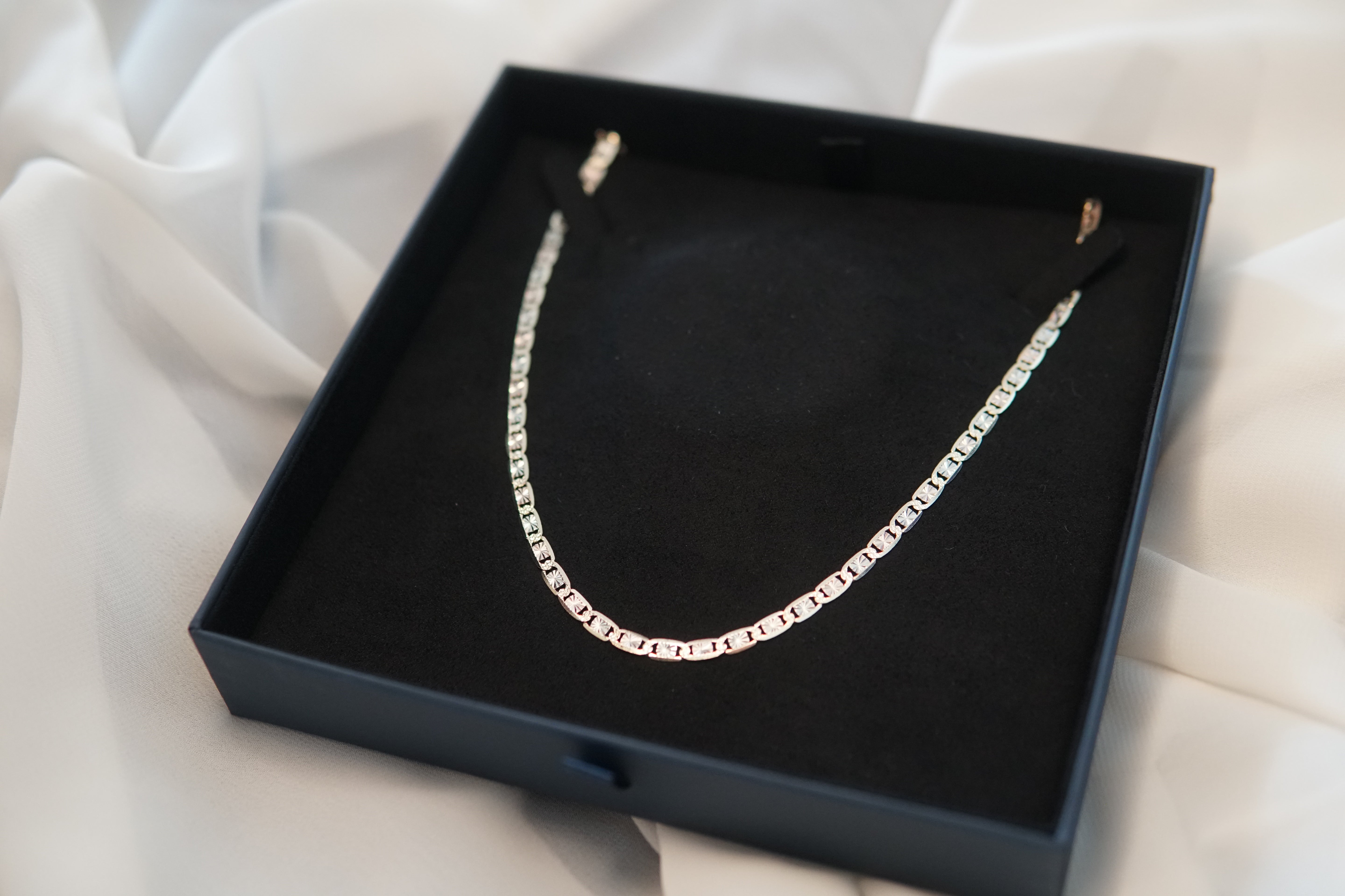 Cadena: Valentino Tri-Color